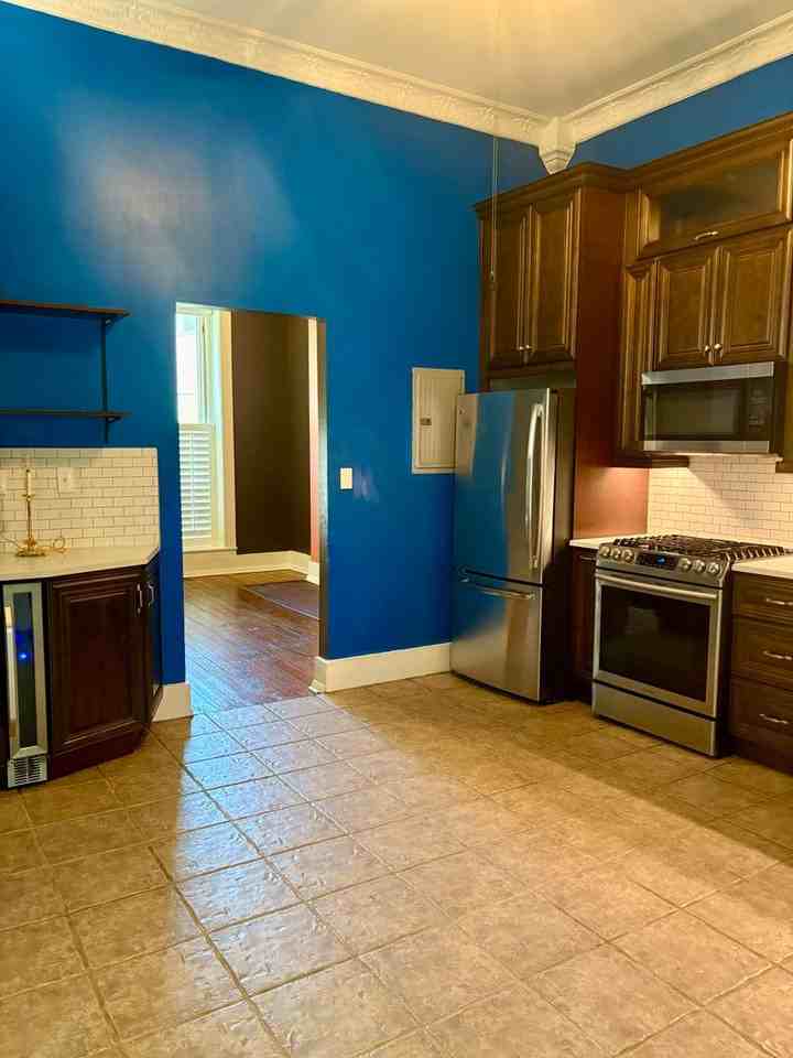 118 E Oak St - Photo 5 of 12
