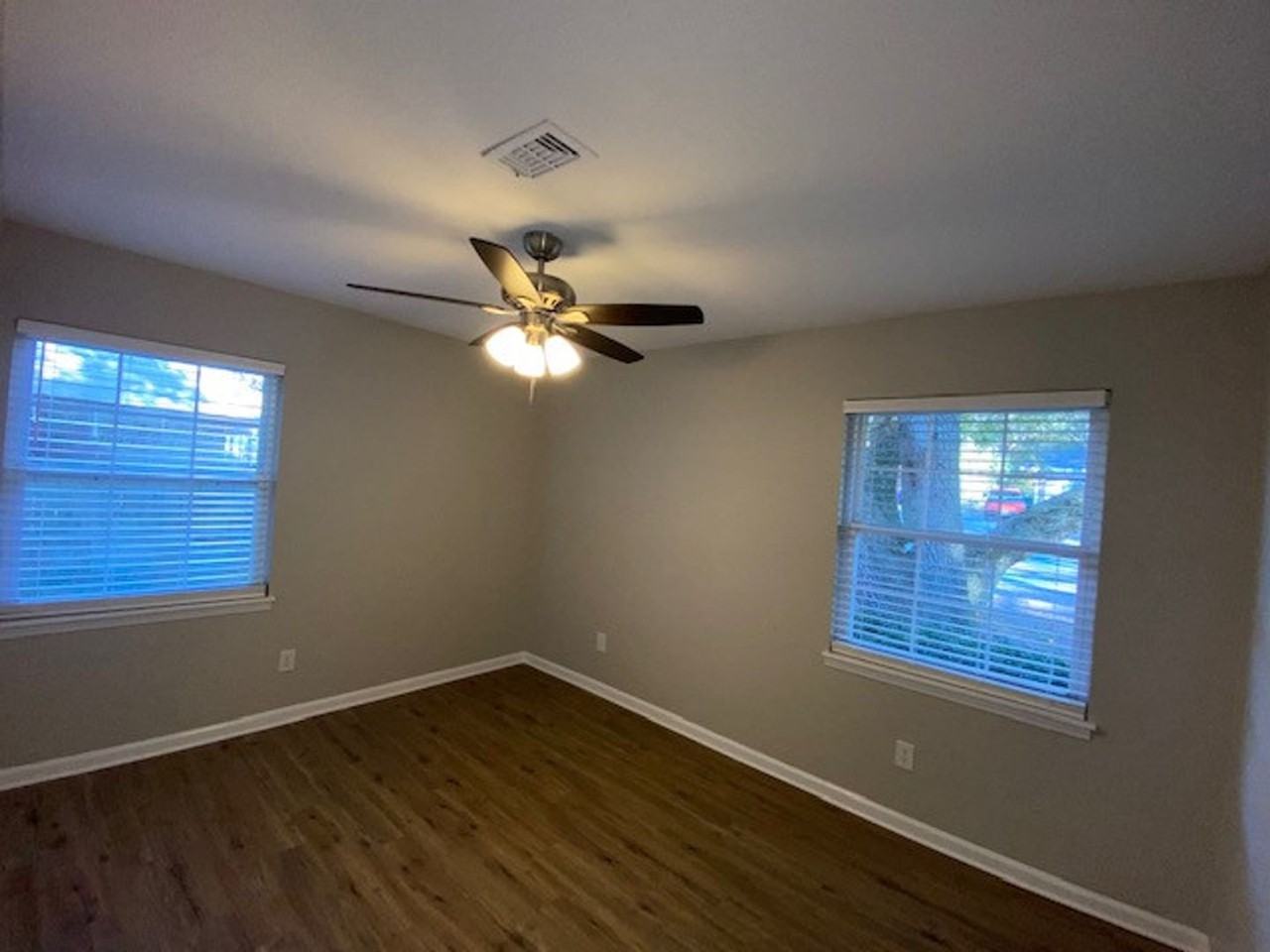 208 20th St - Photo 6 of 19