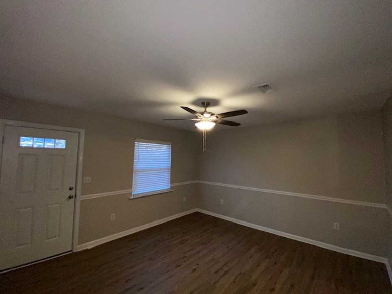 208 20th St - Photo 3 of 19