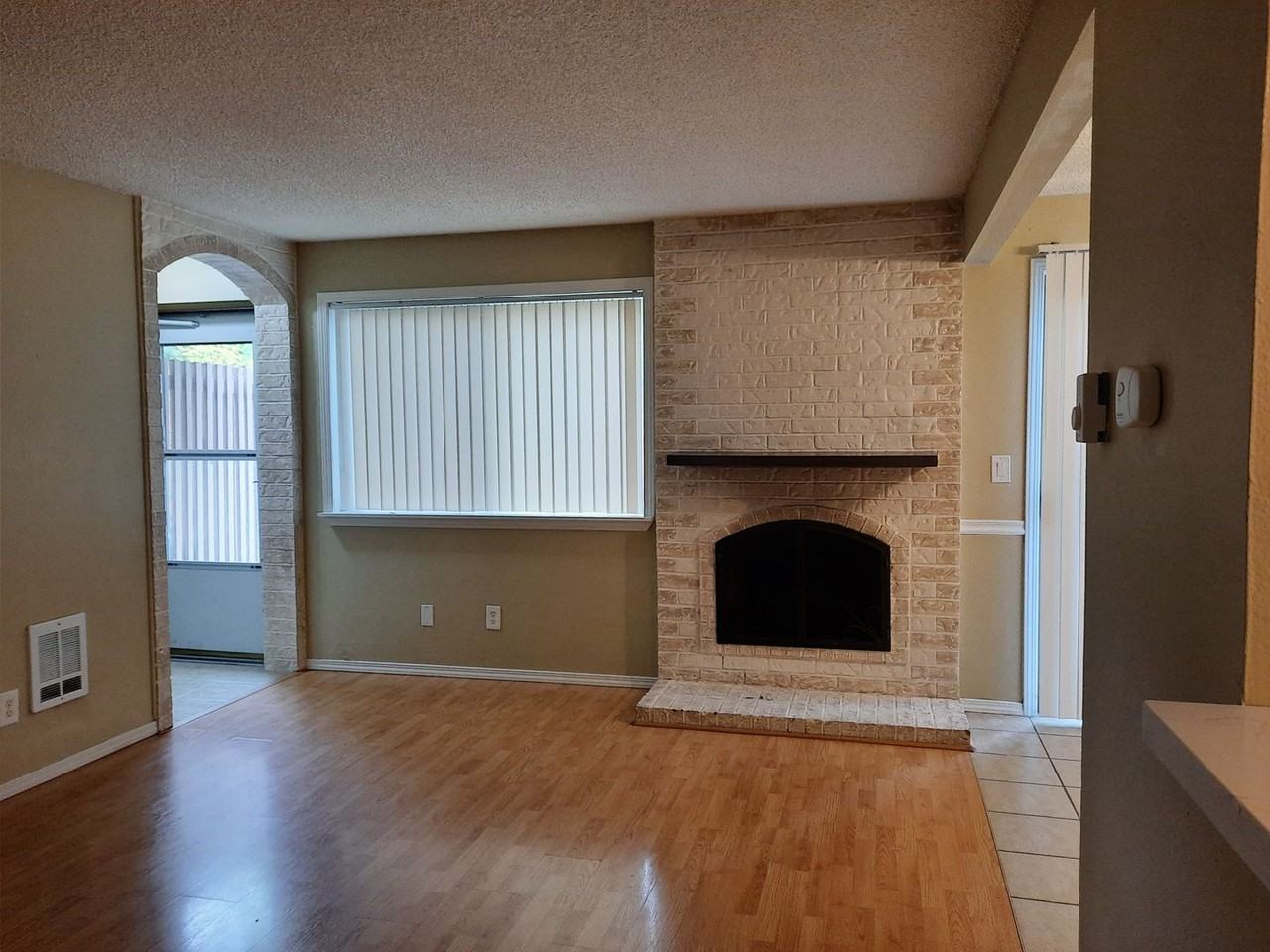 2820 Garden Ct #B - Photo 3 of 15