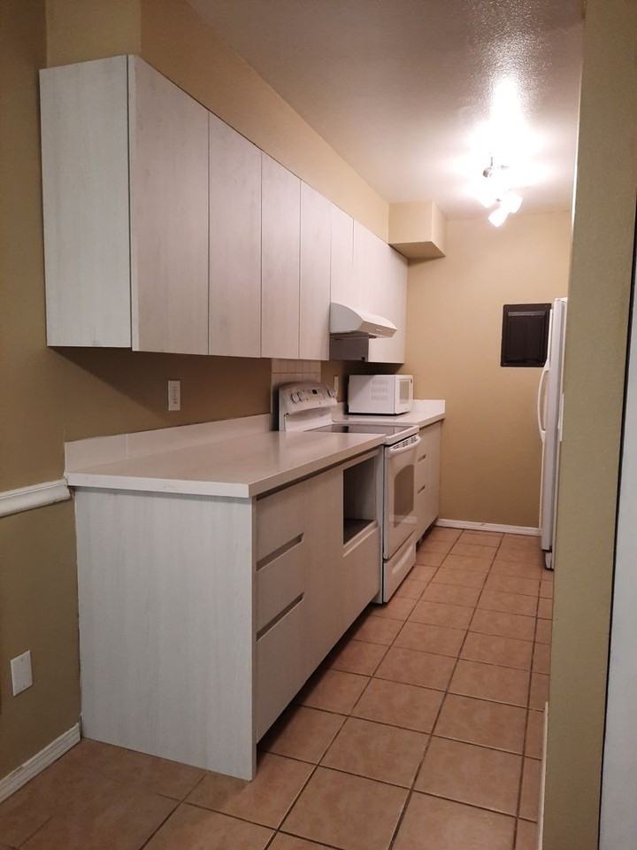2820 Garden Ct #B - Photo 7 of 15