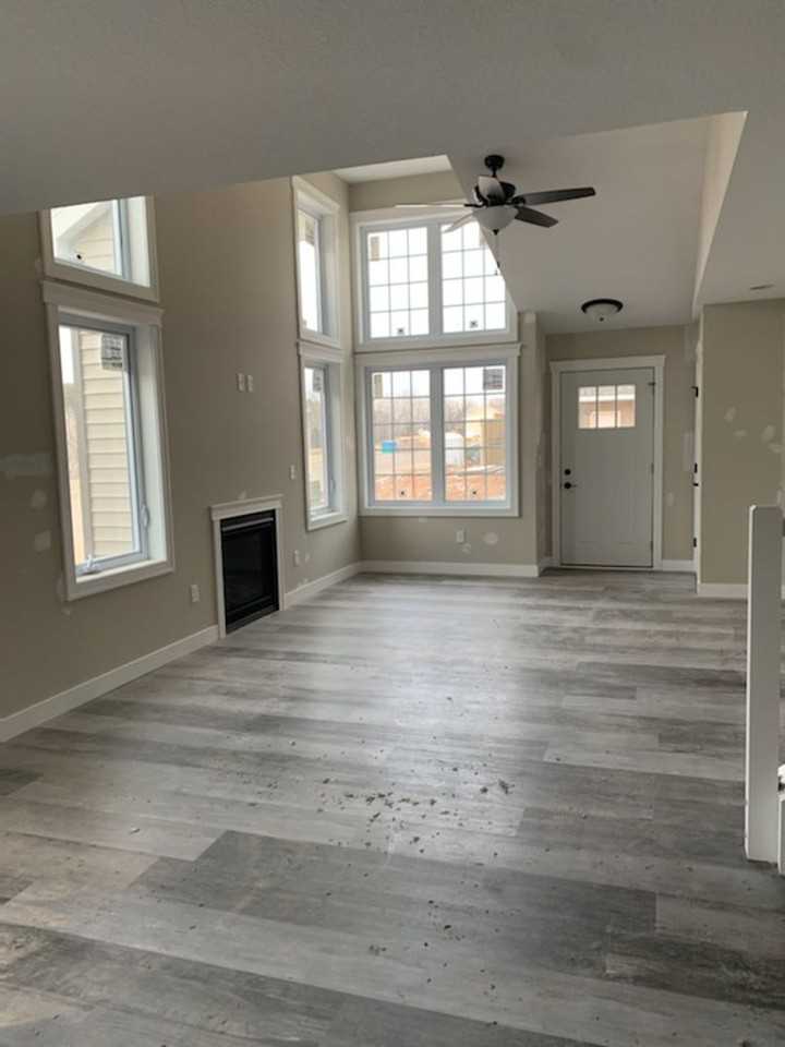 537 Meadow Ln - Photo 5 of 7