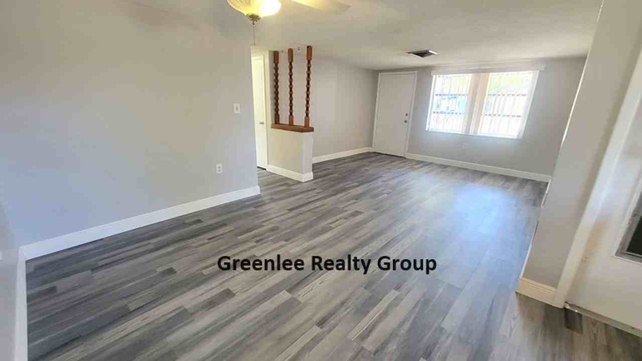 9202 Suffolk Ln - Photo 2 of 21