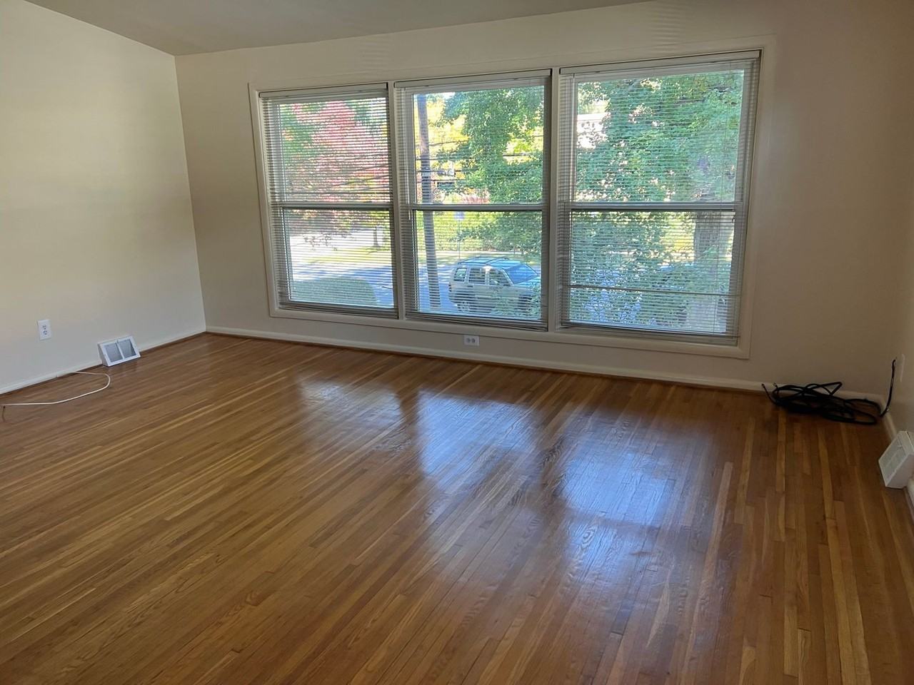 3906 Denfeld Ave - Photo 2 of 17