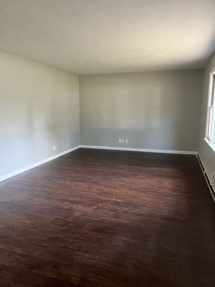 918 Lindberg Rd - Photo 3 of 13