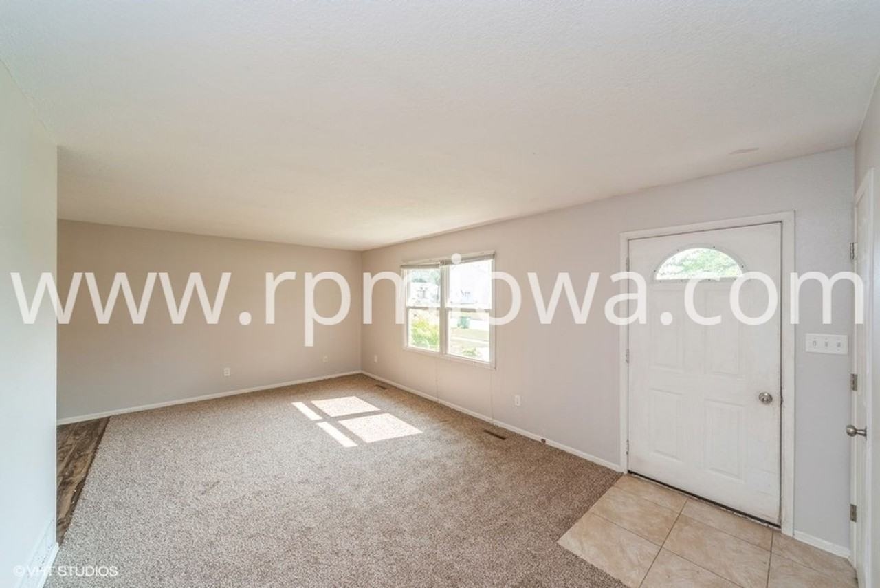 300 5th Ave Nw - Photo 3 of 16