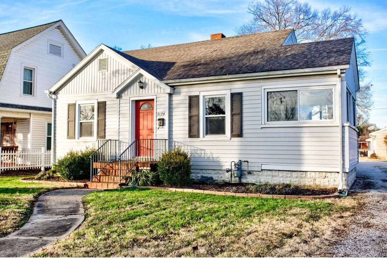 2174 Washington Ave - Photo 4 of 28