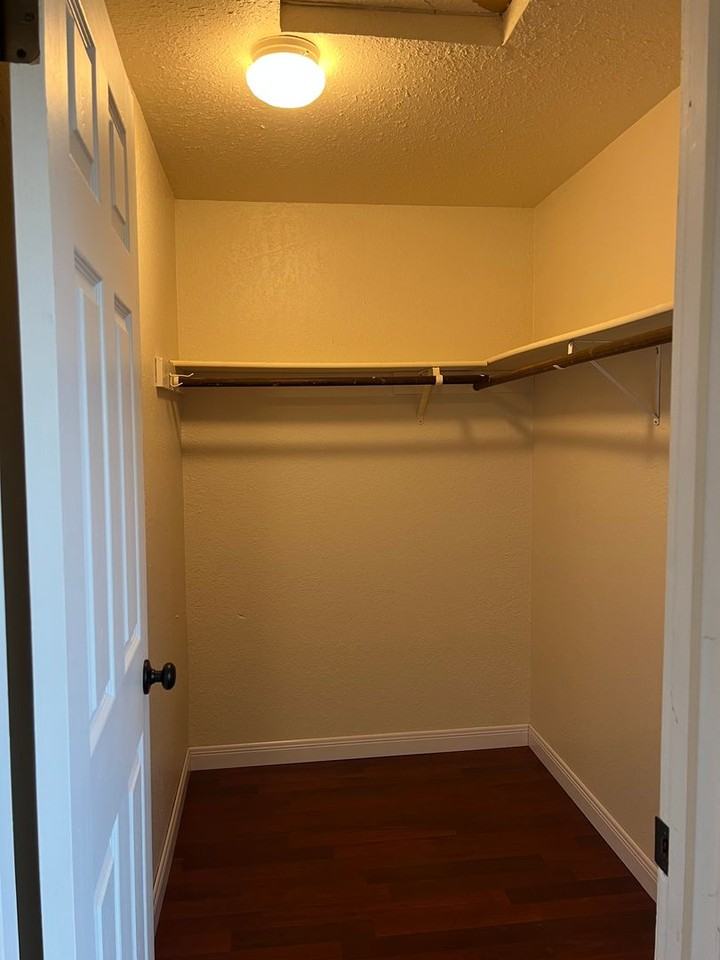 708 Lincoln Ave - Photo 5 of 9