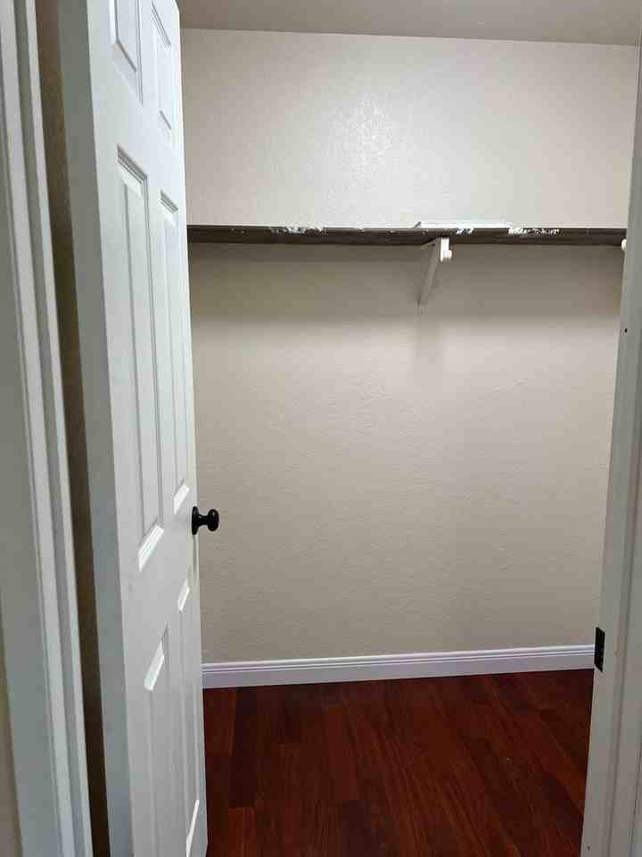 708 Lincoln Ave - Photo 7 of 9
