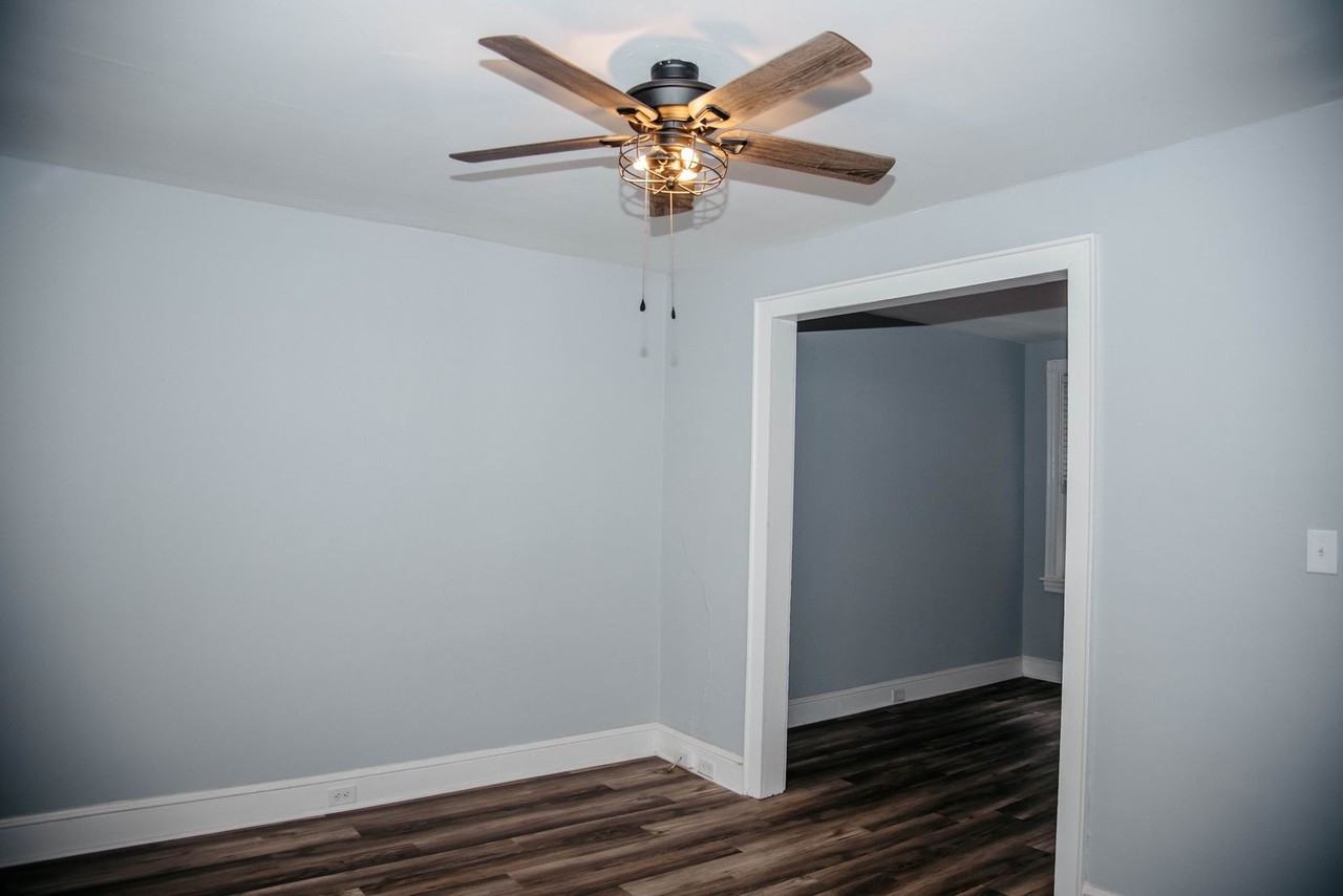510 E Fulton St - Photo 4 of 19