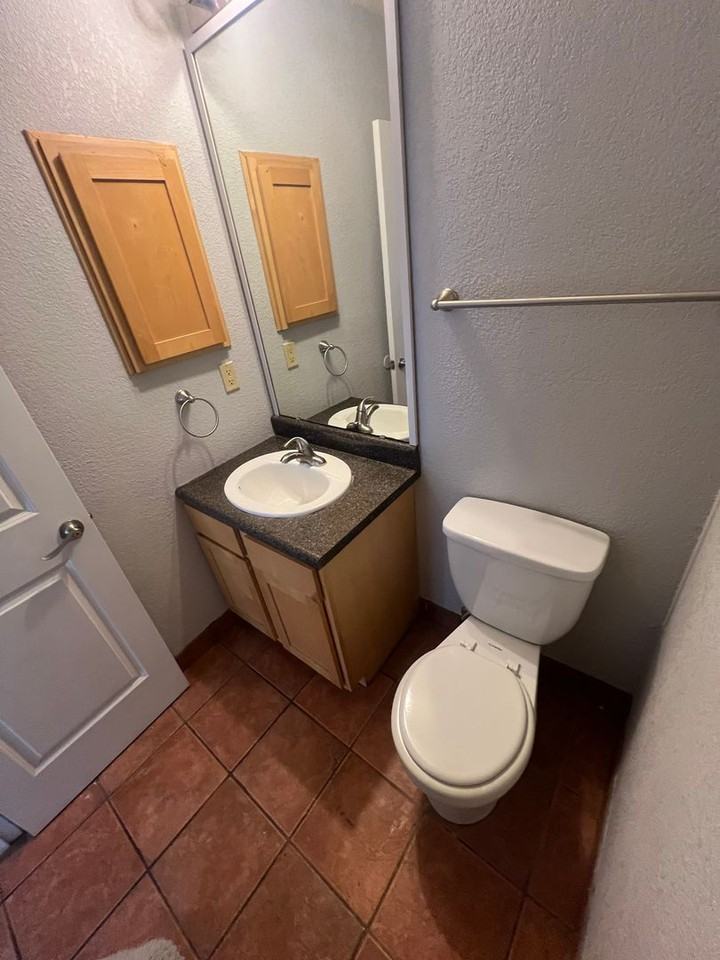 1838 E 97th St - Photo 5 of 10