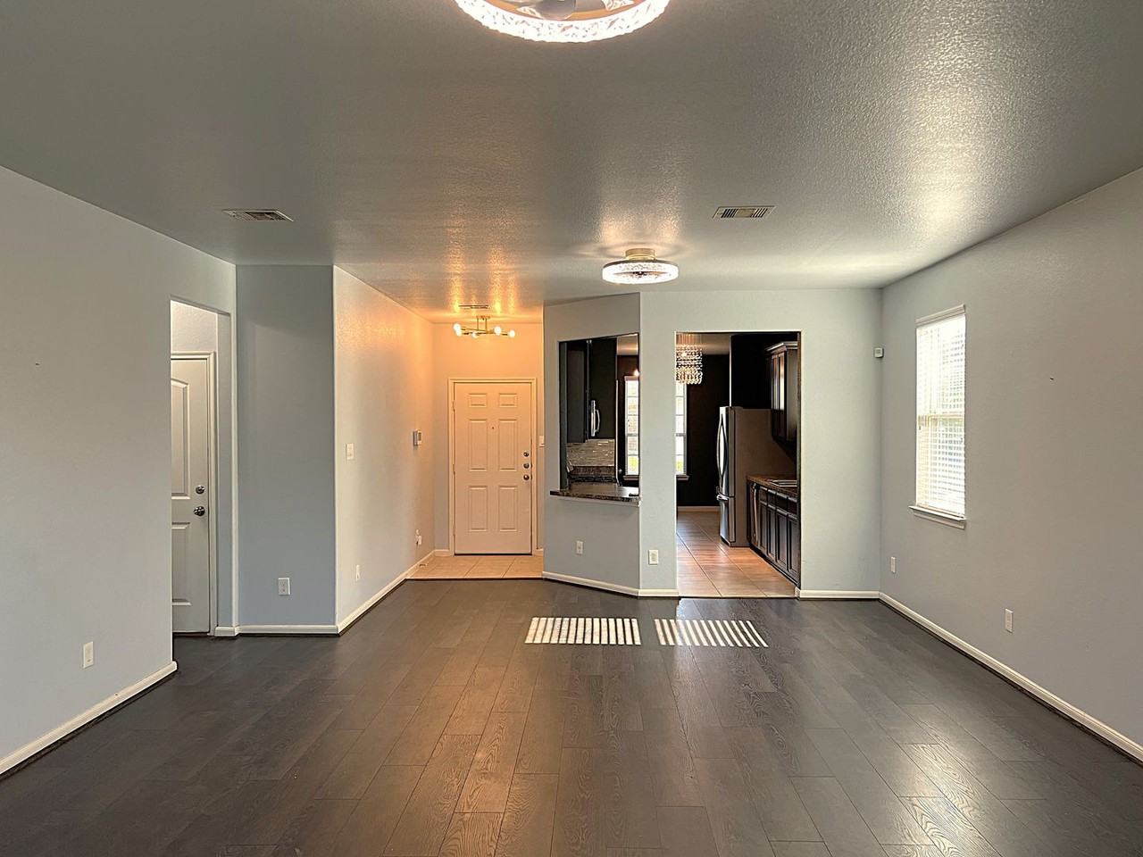 15631 Marble Bluff Ln - Photo 5 of 38