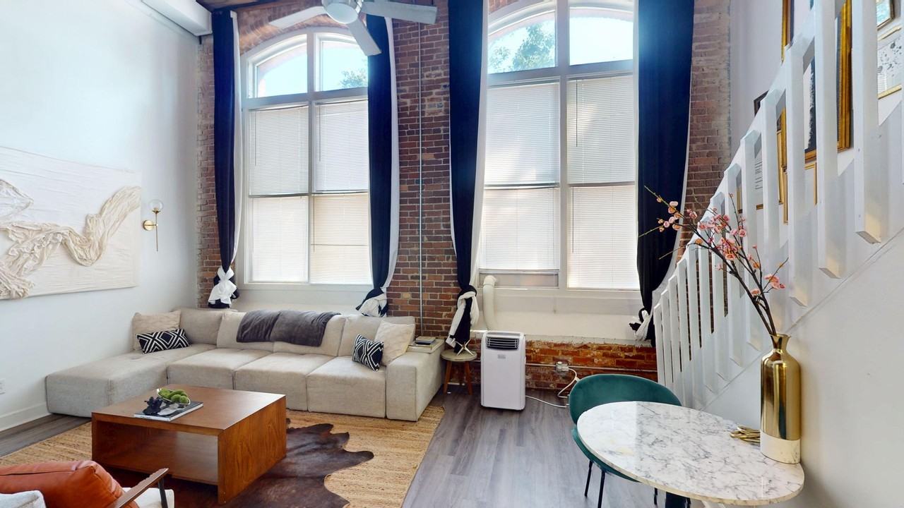 201 Hoskins Rd #111 - Photo 5 of 20