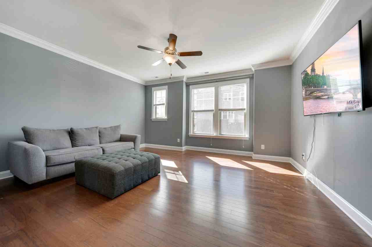 405 Village Commons Ln - Photo 7 of 15