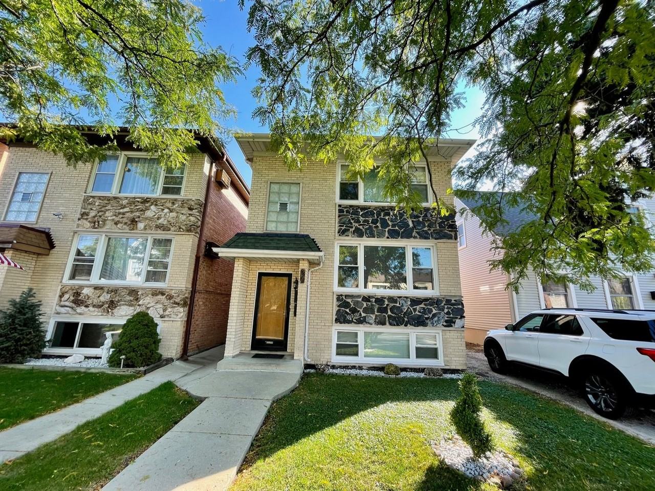5647 W Lawrence Ave - Photo 3 of 24