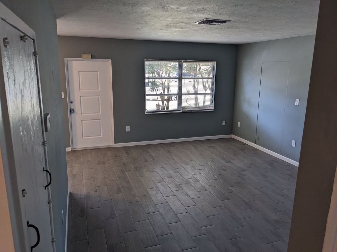 3701 Ferguson St - Photo 3 of 19