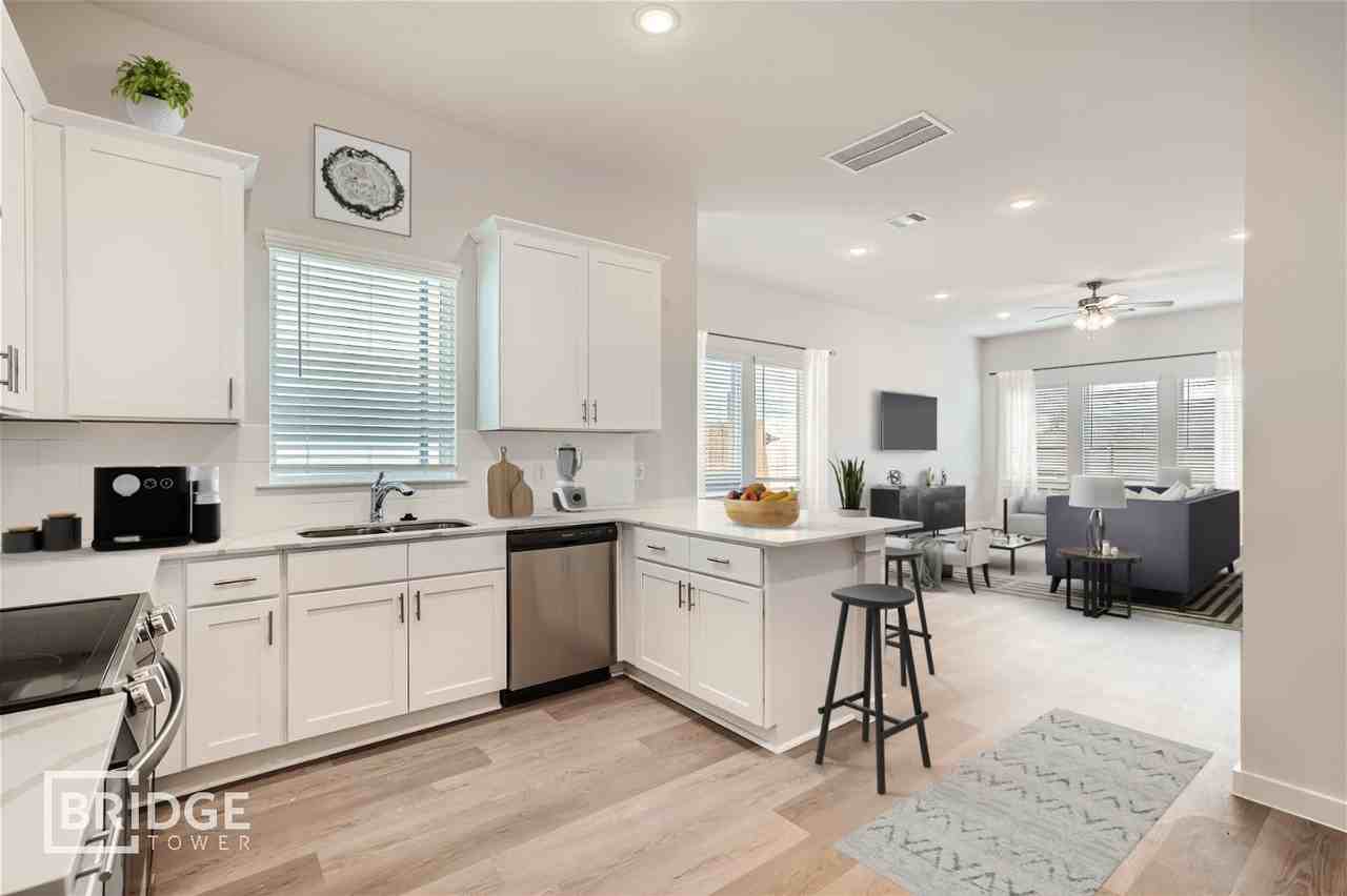 33159 Oak Heights Pl - Photo 3 of 14