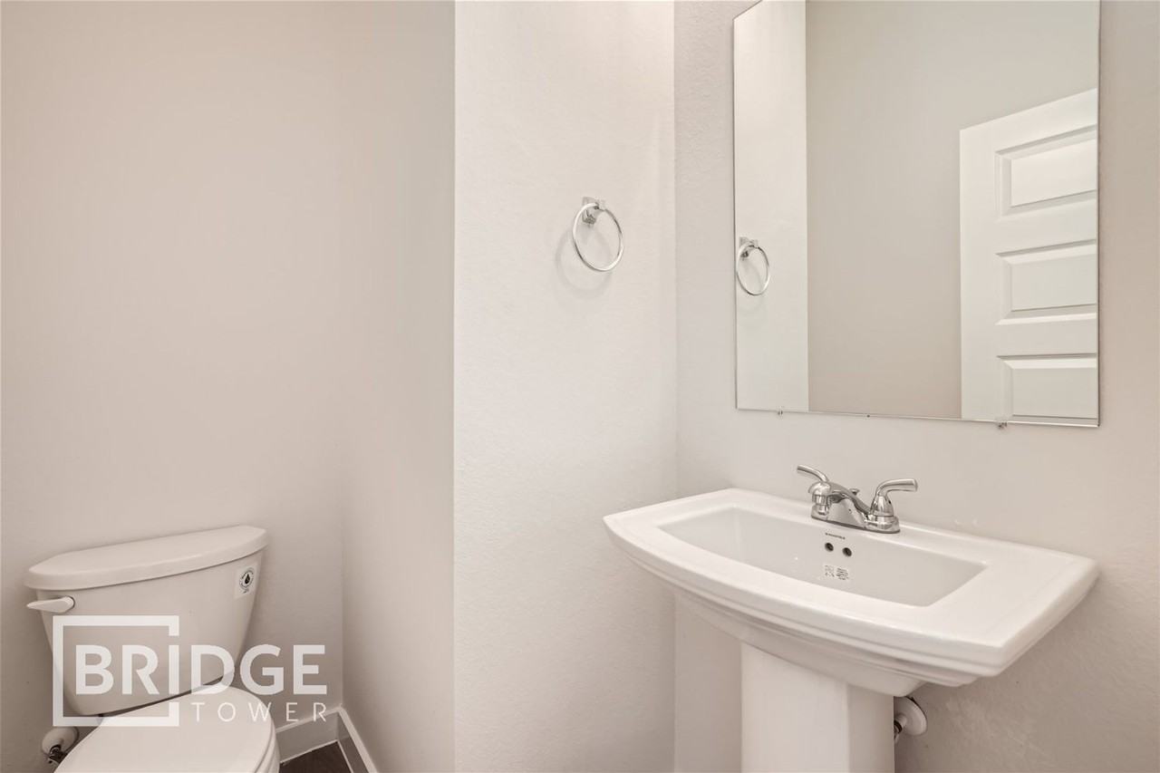 33159 Oak Heights Pl - Photo 5 of 14