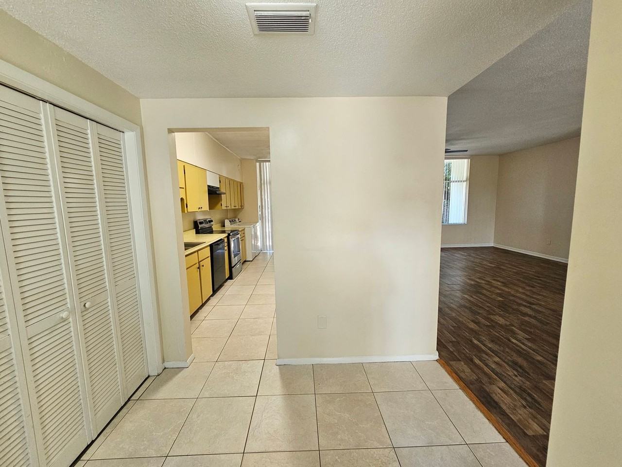 2818 Sw 2nd Ave - Photo 4 of 50