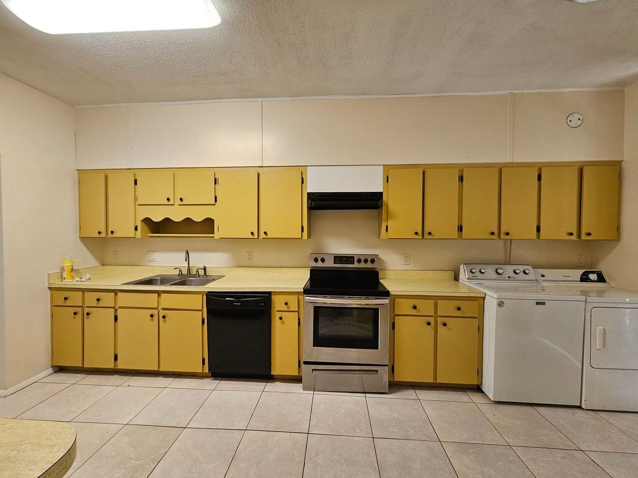 2818 Sw 2nd Ave - Photo 7 of 50