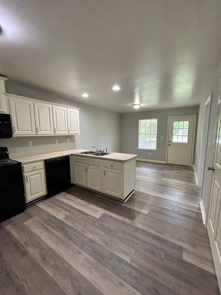108 Biltford Ave - Photo 5 of 9