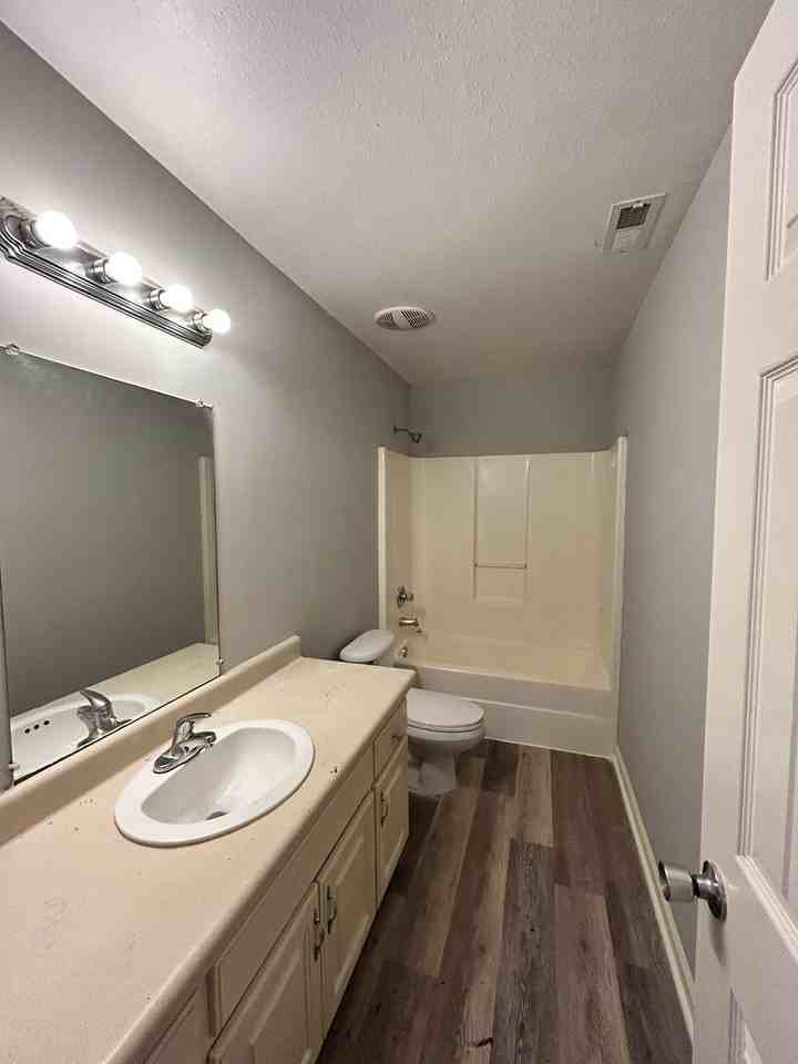 108 Biltford Ave - Photo 7 of 9