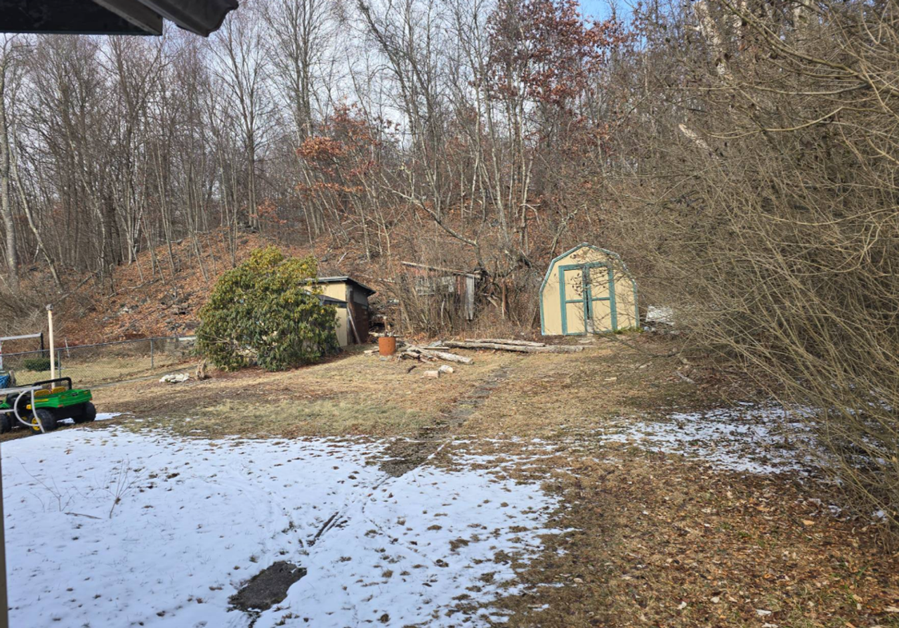 83 Andrewsville St - Photo 3 of 24