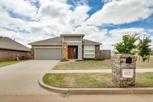 featured image of 9428 Nw 91st St