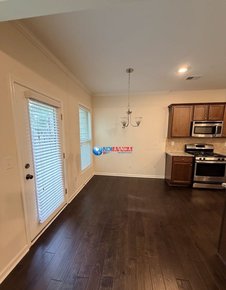 13404 Gardiner Ln - Photo 4 of 12