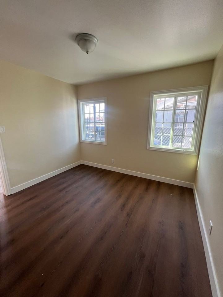 16217 Prairie Ave - Photo 2 of 6