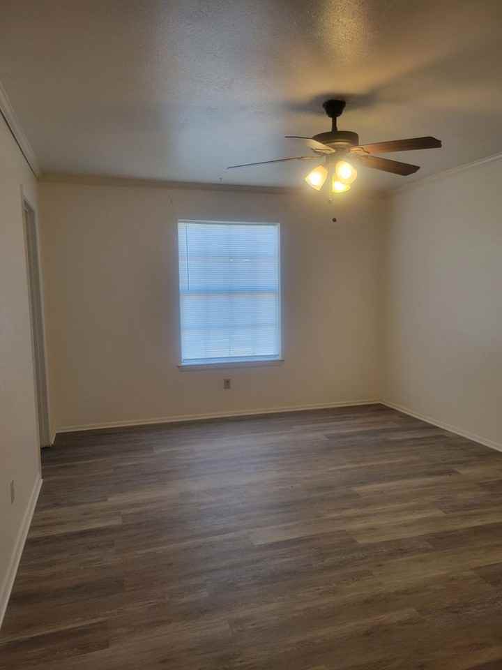 806 Keller Ave - Photo 5 of 10