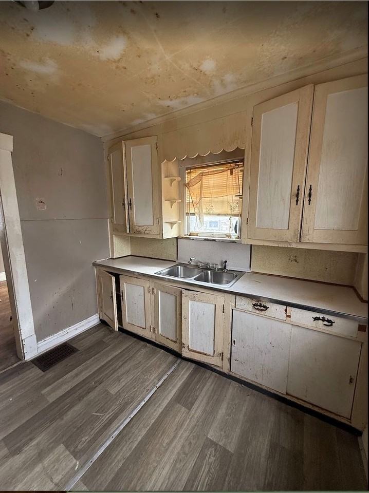 821 N Oakland Ave - Photo 4 of 6