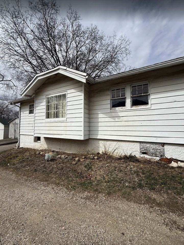 821 N Oakland Ave - Photo 5 of 6