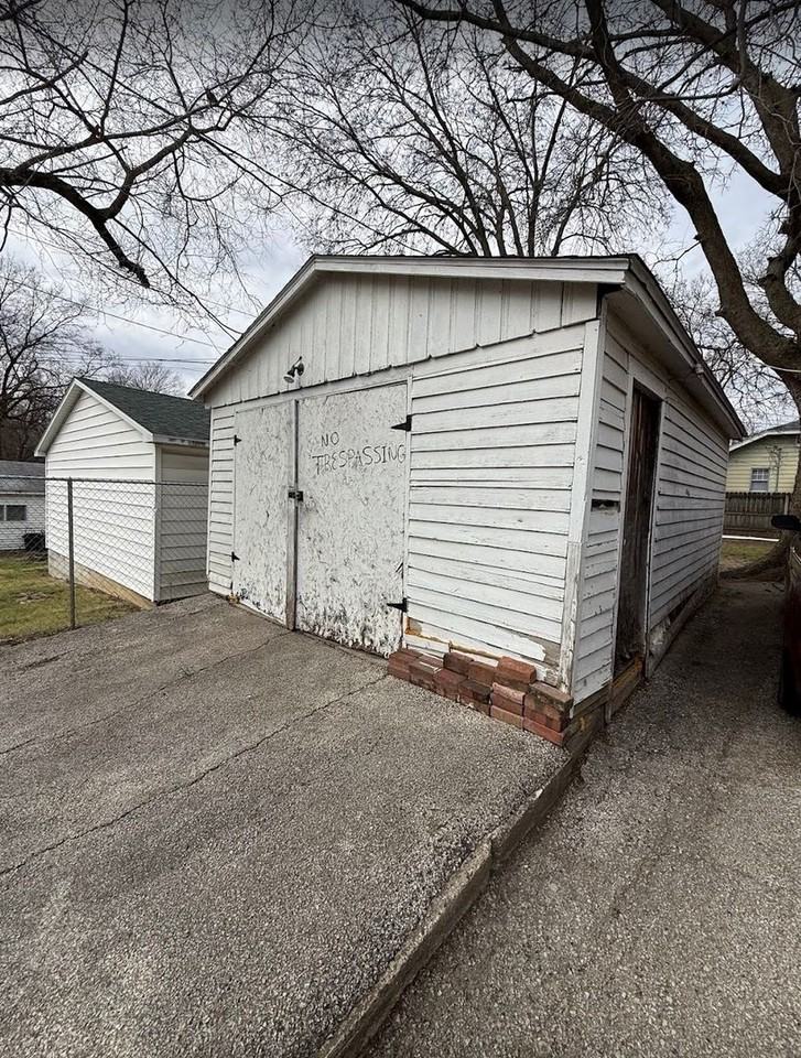 821 N Oakland Ave - Photo 6 of 6