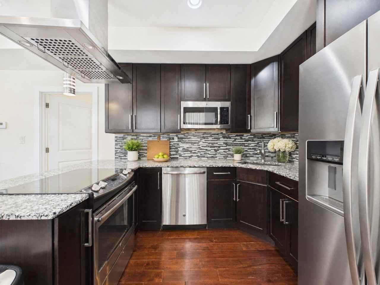 714 N Chadwick St - Photo 5 of 28