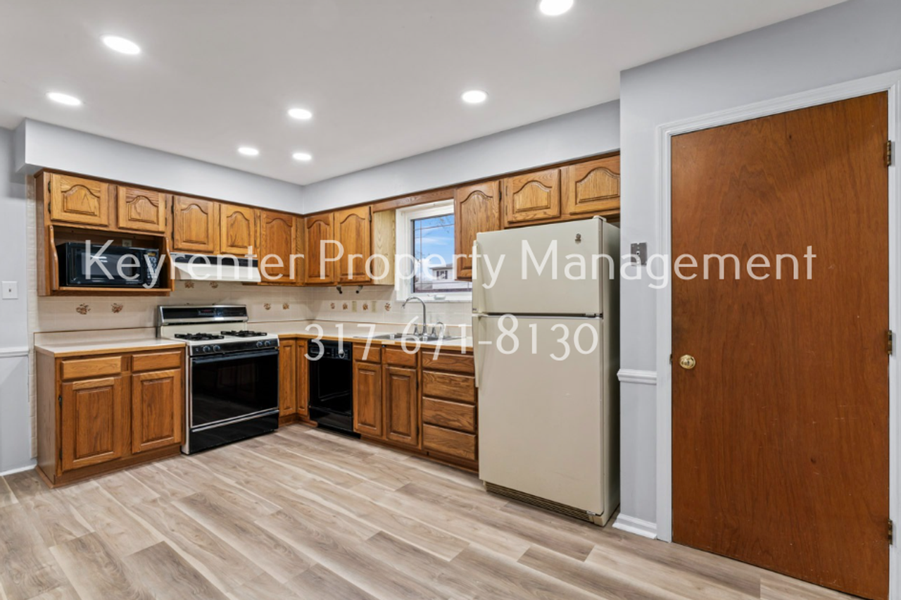 28 Parkwood Dr - Photo 4 of 29