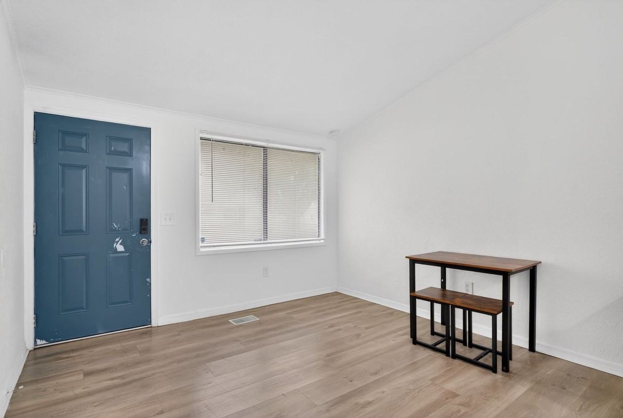 2314 W South St - Photo 7 of 24