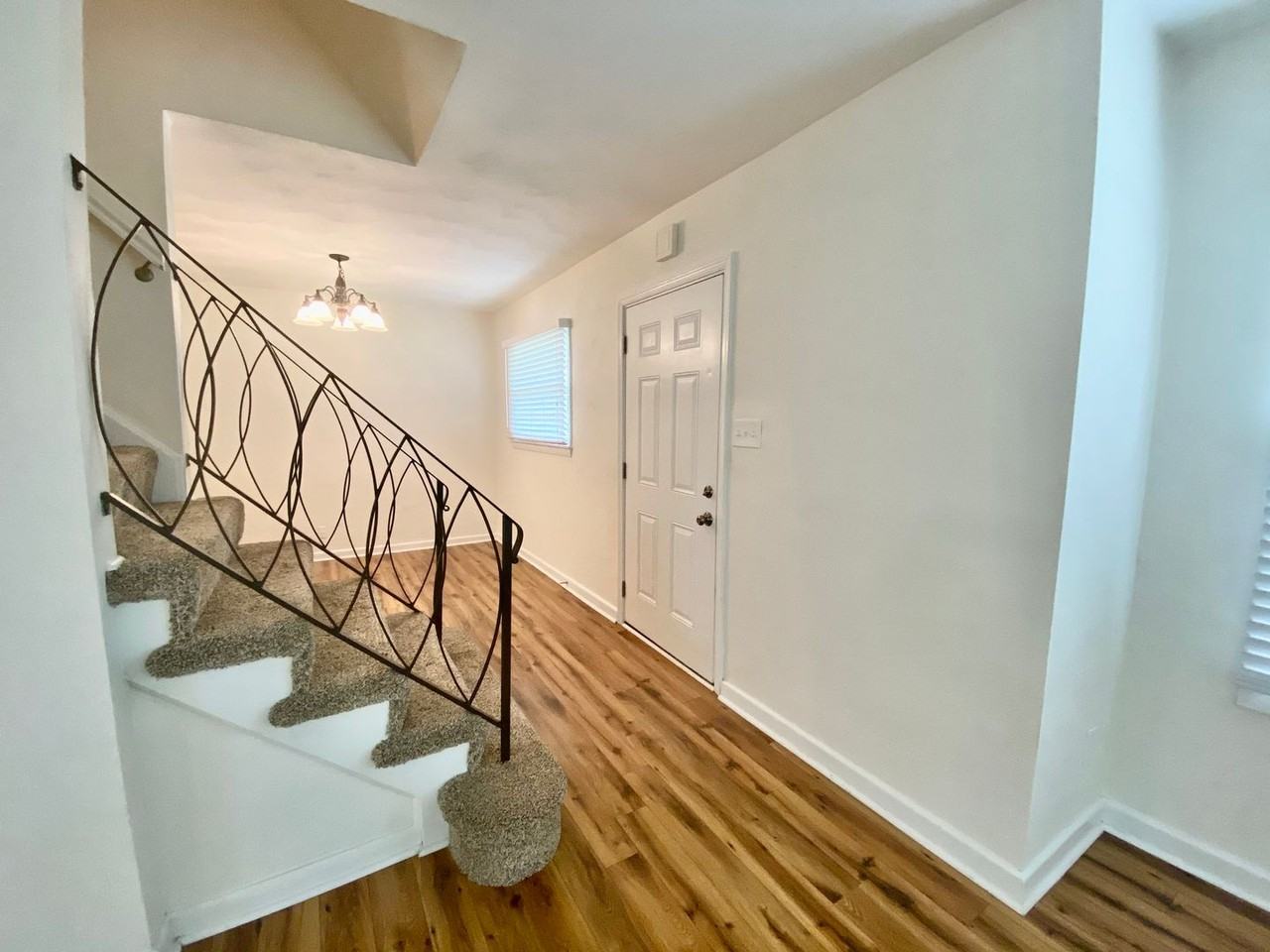 4929 Whitman Ln - Photo 5 of 33