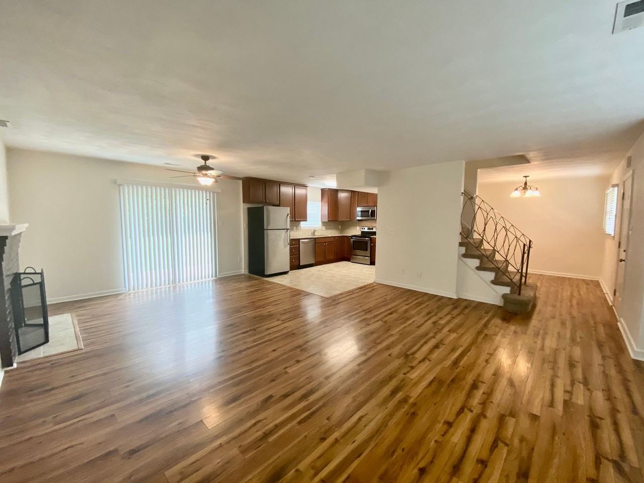 4929 Whitman Ln - Photo 7 of 33