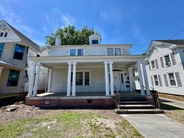 featured image of 207 E Burgess St