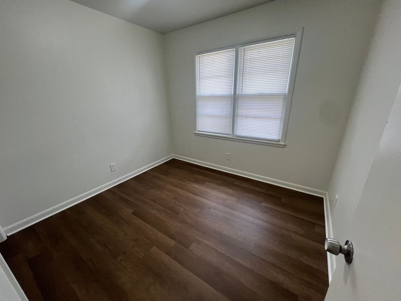 4309 E Linwood Blvd - Photo 5 of 5