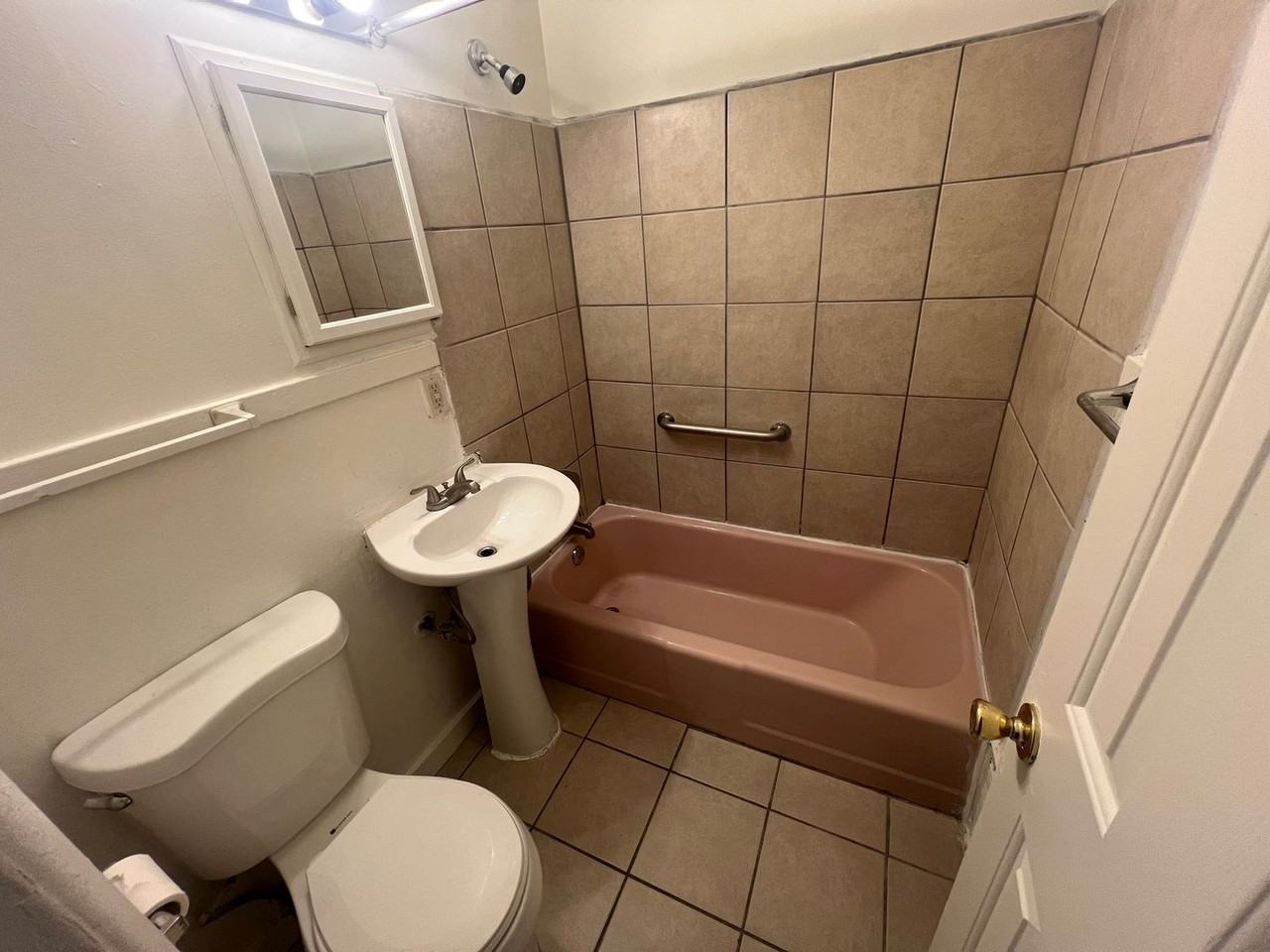 4415 E Linwood Blvd - Photo 3 of 4