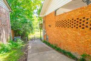 featured image of 1101 Biscayne Dr