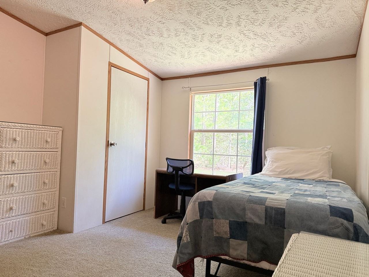 5000 Flyaway Ln - Photo 3 of 9