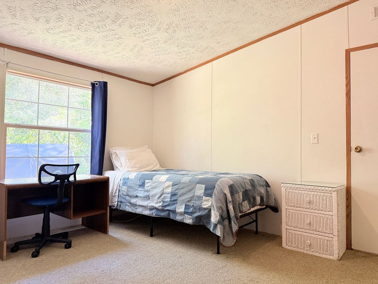 5000 Flyaway Ln - Photo 4 of 9