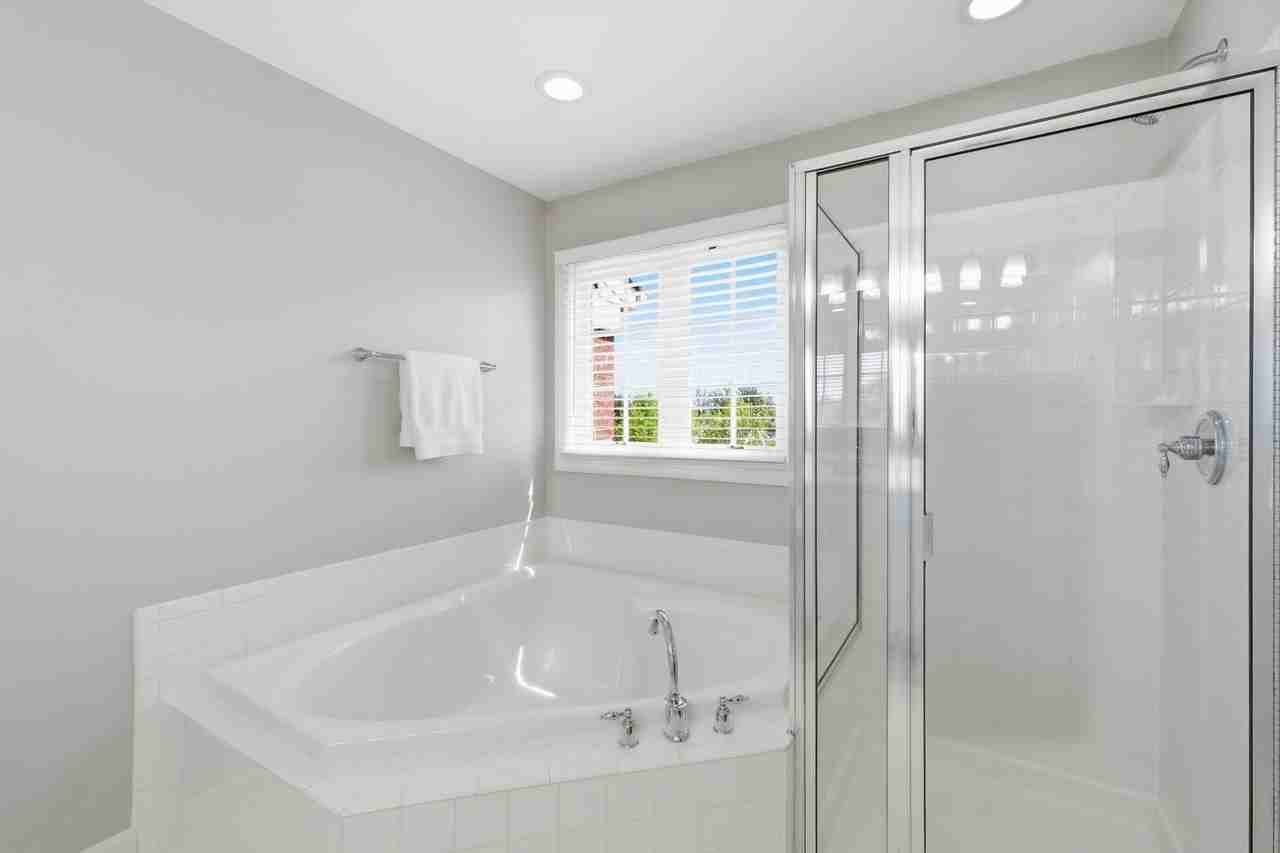 8439 Kirby Lionsdale Dr - Photo 3 of 18