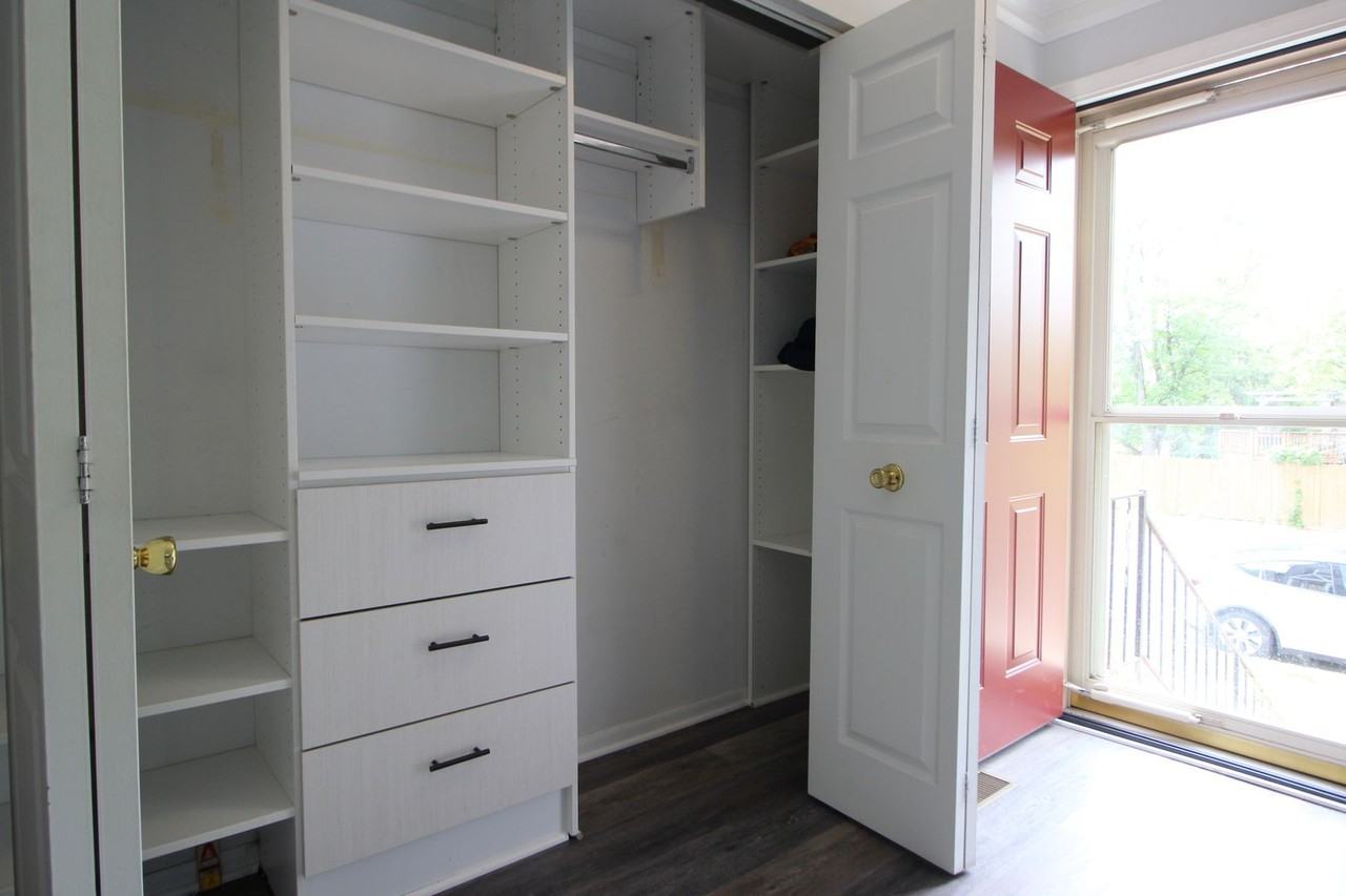 953 Ferndale Ave - Photo 3 of 30