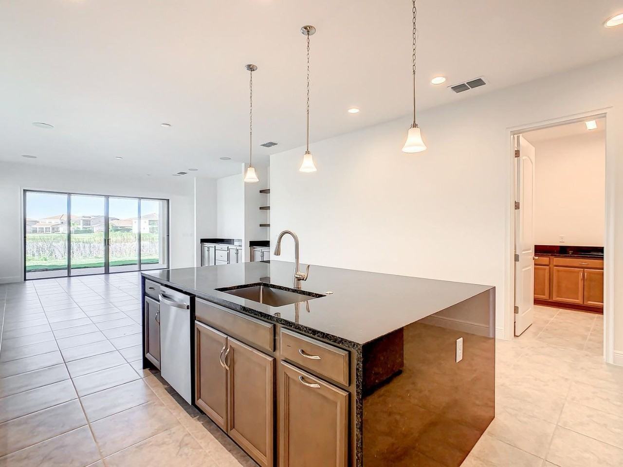 13899 Larkton Ln - Photo 4 of 28