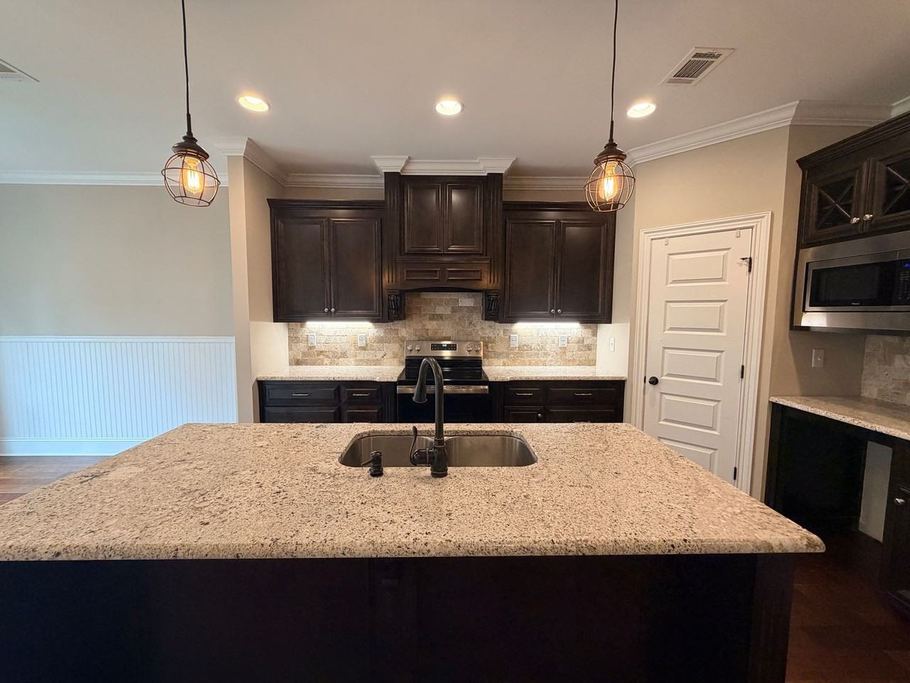 5521 Ponciana Ln - Photo 5 of 39