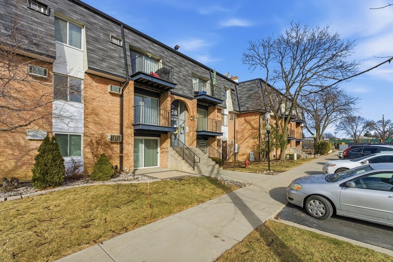 2 E Dundee Quarter Dr - Photo 2 of 20
